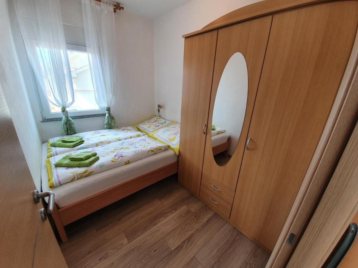 Apartmani Bozic-Tokic Krk Town Exterior photo