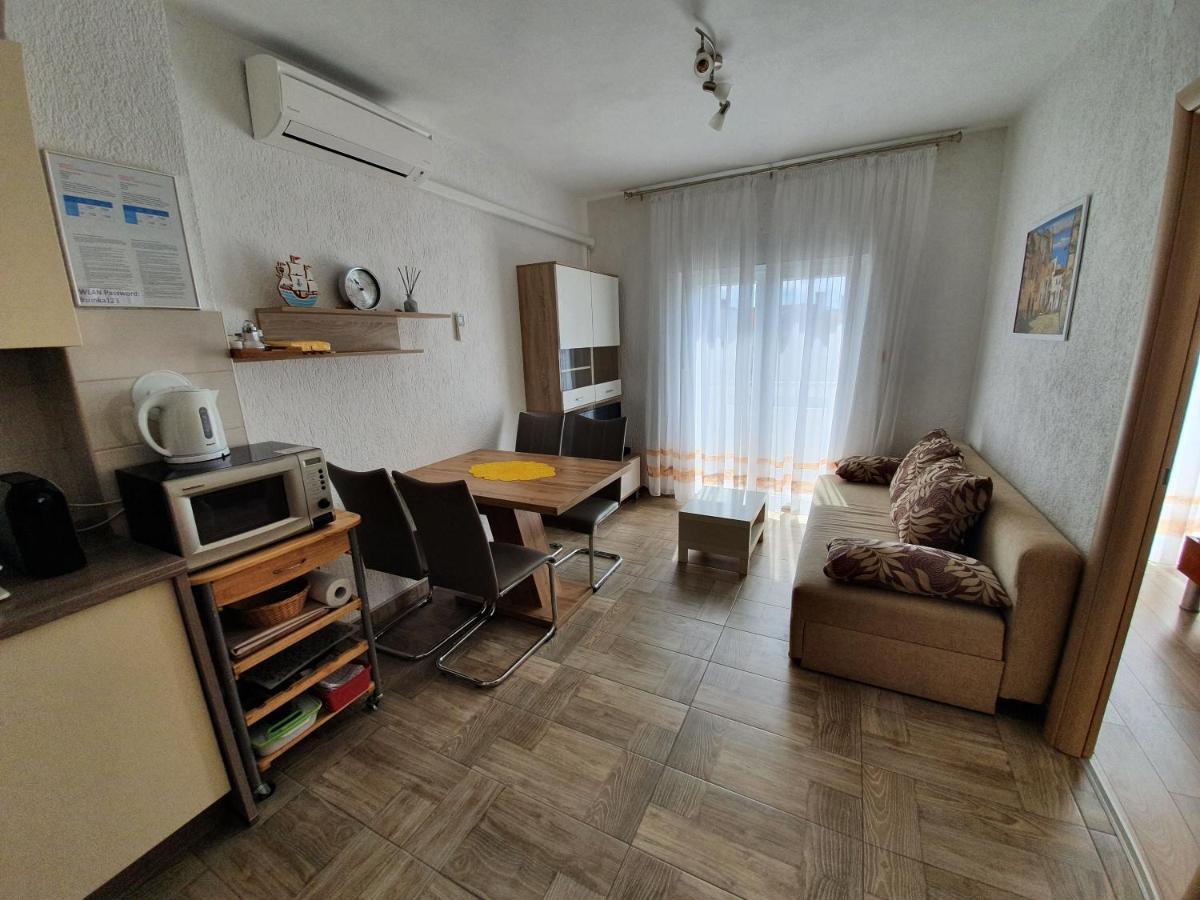 Apartmani Bozic-Tokic Krk Town Exterior photo