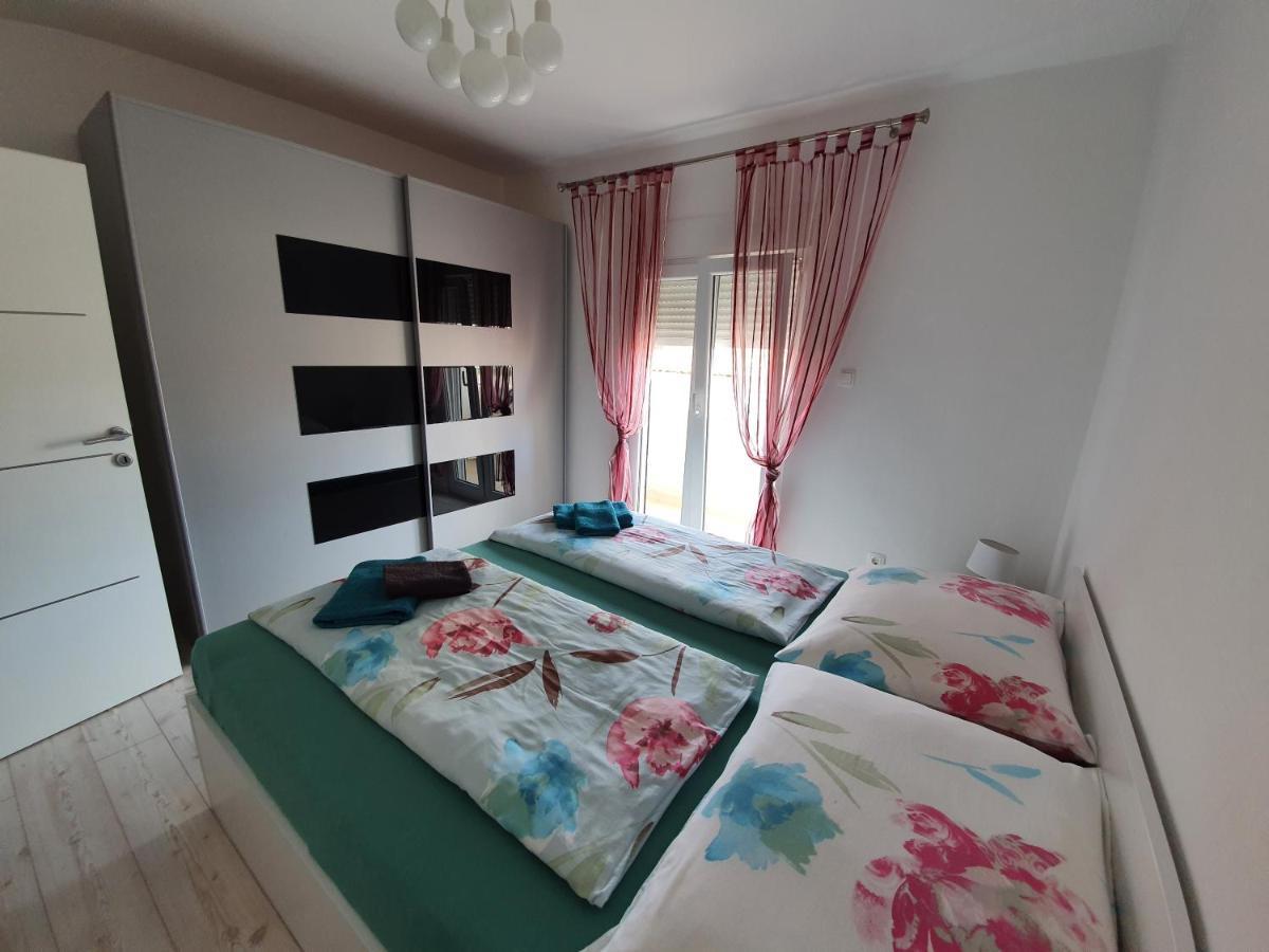 Apartmani Bozic-Tokic Krk Town Exterior photo
