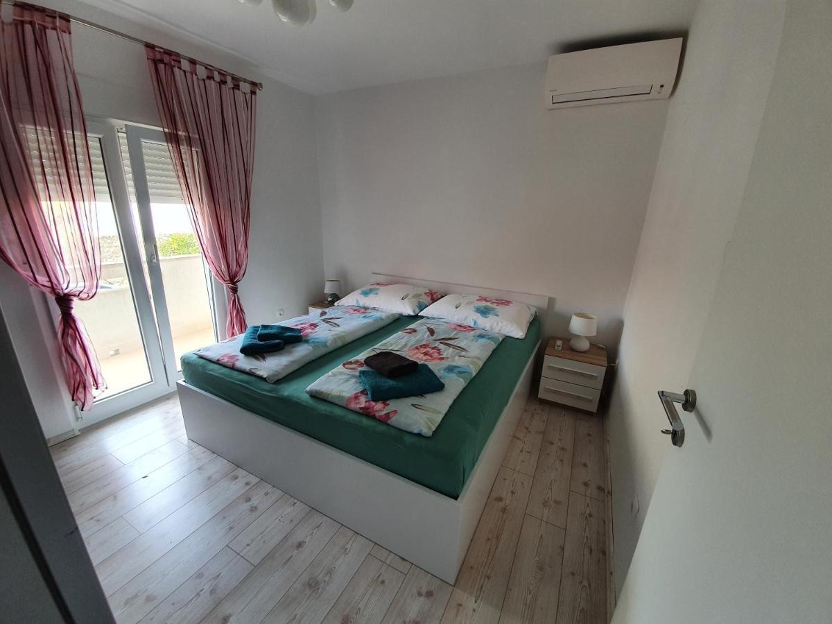 Apartmani Bozic-Tokic Krk Town Exterior photo